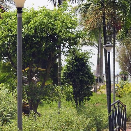 Leisure Vacations Gold Field Lake Resort, Kumarakom Exterior photo