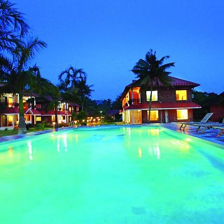 Leisure Vacations Gold Field Lake Resort, Kumarakom Exterior photo