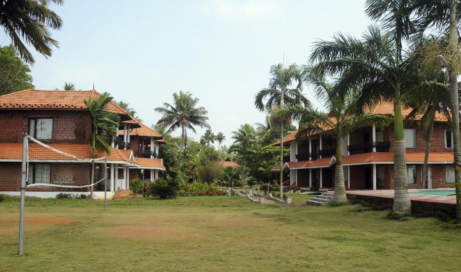 Leisure Vacations Gold Field Lake Resort, Kumarakom Exterior photo
