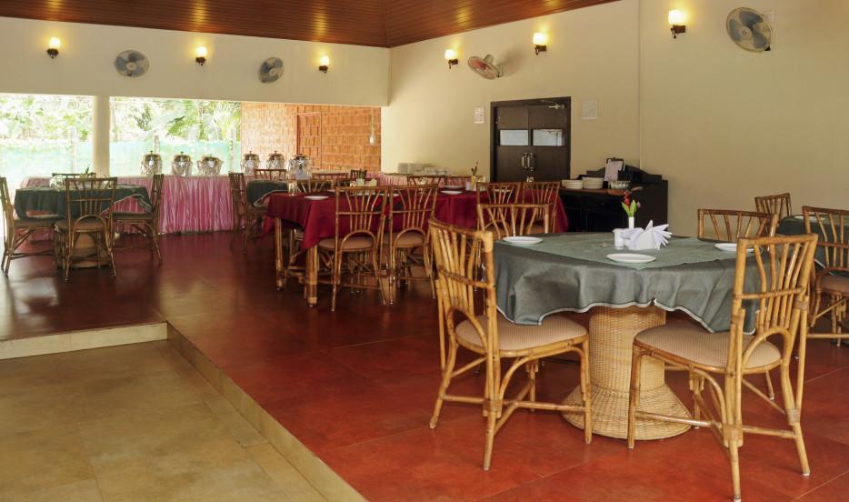 Leisure Vacations Gold Field Lake Resort, Kumarakom Exterior photo