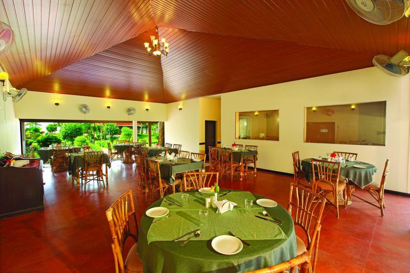 Leisure Vacations Gold Field Lake Resort, Kumarakom Exterior photo