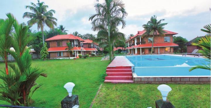 Leisure Vacations Gold Field Lake Resort, Kumarakom Exterior photo